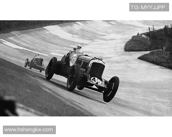 98一代足球明星的辉煌岁月与传奇故事回顾